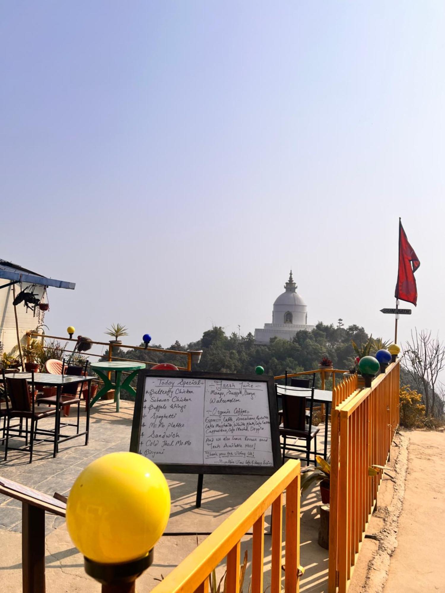 Hotel Mountain View Cafe à Pokhara Extérieur photo