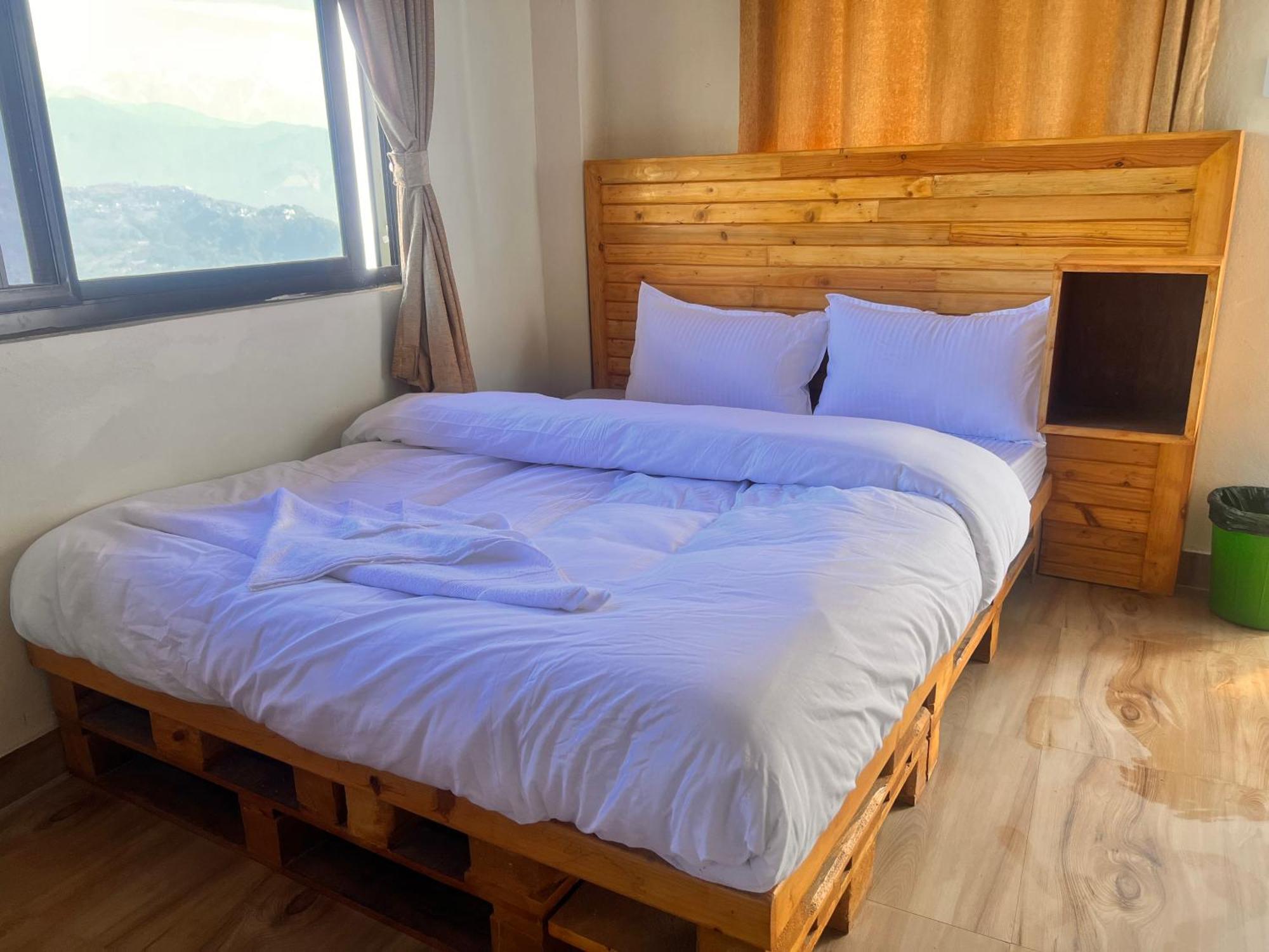 Hotel Mountain View Cafe à Pokhara Extérieur photo